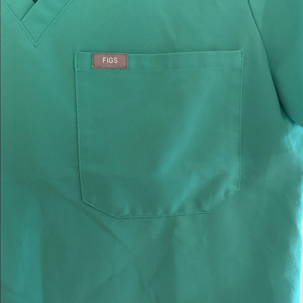 FIGS SCRUB TOP SIZE S - Picture 3 of 3